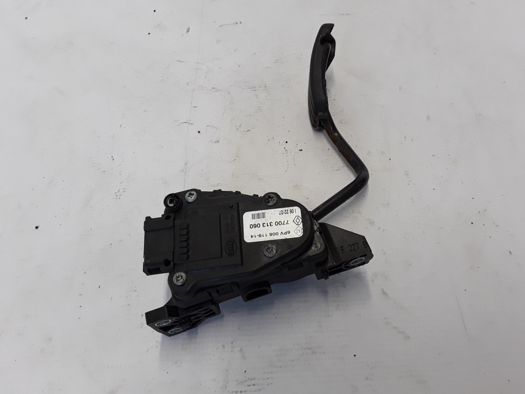 RENAULT Trafic 2 generation (2001-2015) Throttle Pedal 7700313060 21080464