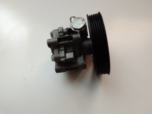 Dodge Caliber (2006–2012) Power steering pump 73092179 - 2