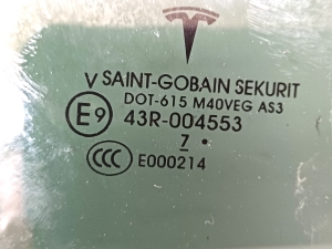 Tesla Model X X (2015–2026) Aizmugurējo sānu durvju stikls 43R-004553 - 2