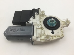 Rear side door window regulator motor - 3C9959703