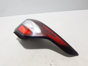  Rear corner lamp 