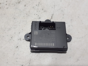   Rear side door control unit 