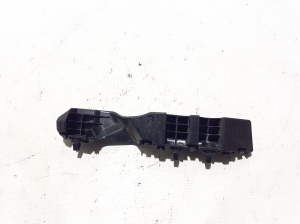Front bumper bracket - 86552AT000