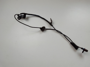 Rear ABS sensor - 4670A580