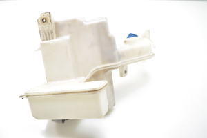 Volkswagen Passat B7 (2010–2014) Scheibenwaschbehälter vorne 3AA955453G - 4