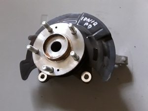 Front wheel hub