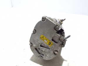  Air conditioner compressor 