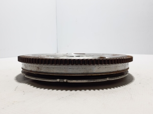  Clutch flywheel 