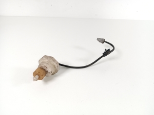 Mercedes Benz SL-Class 107 (1971–1989) Windshield washer reservoir cap - 2