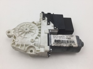 Volkswagen Touran I (2003–2010) Rear side door window regulator motor 1K0959703AK - 2