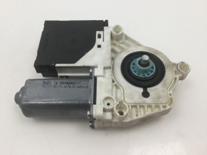 Front door window regulator motor - 1K0959401P