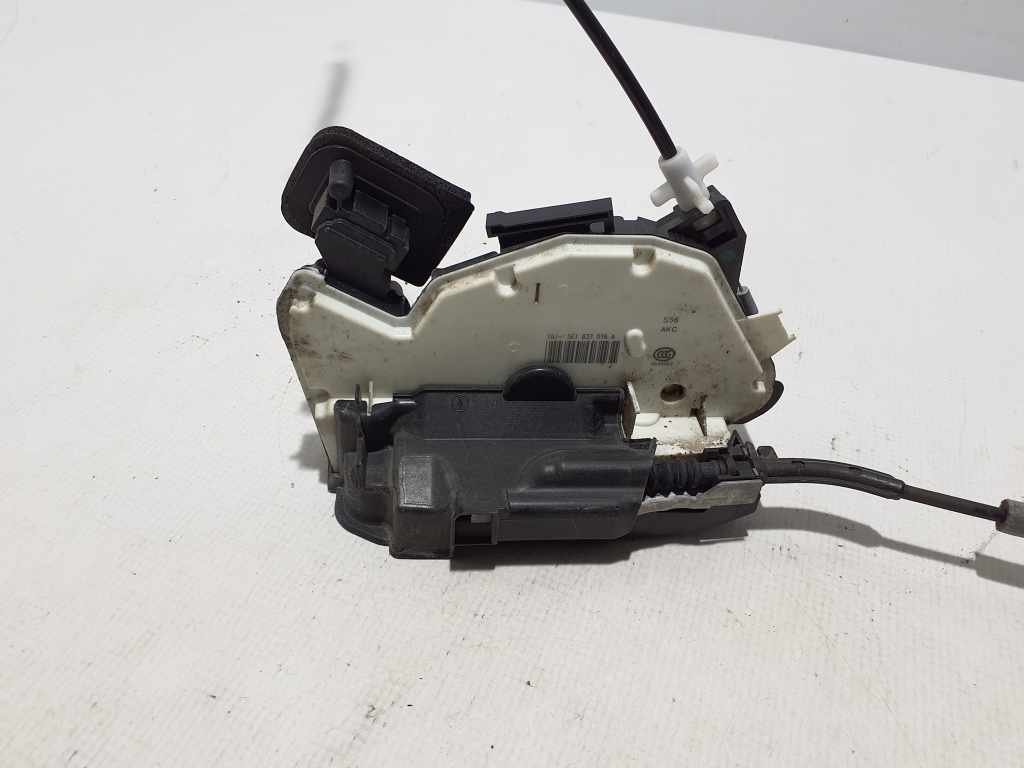 SKODA Octavia 3 generation (2013-2020) Front Right Door Lock 5E1837016A 23889477