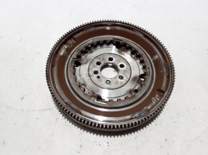  Clutch flywheel 