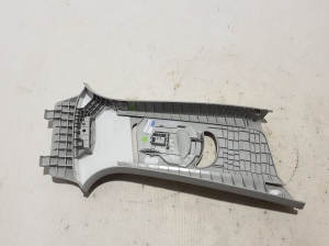 Skoda Octavia III (2013–2019) Keskpiilari siseviimistlus 5E0867293 - 2
