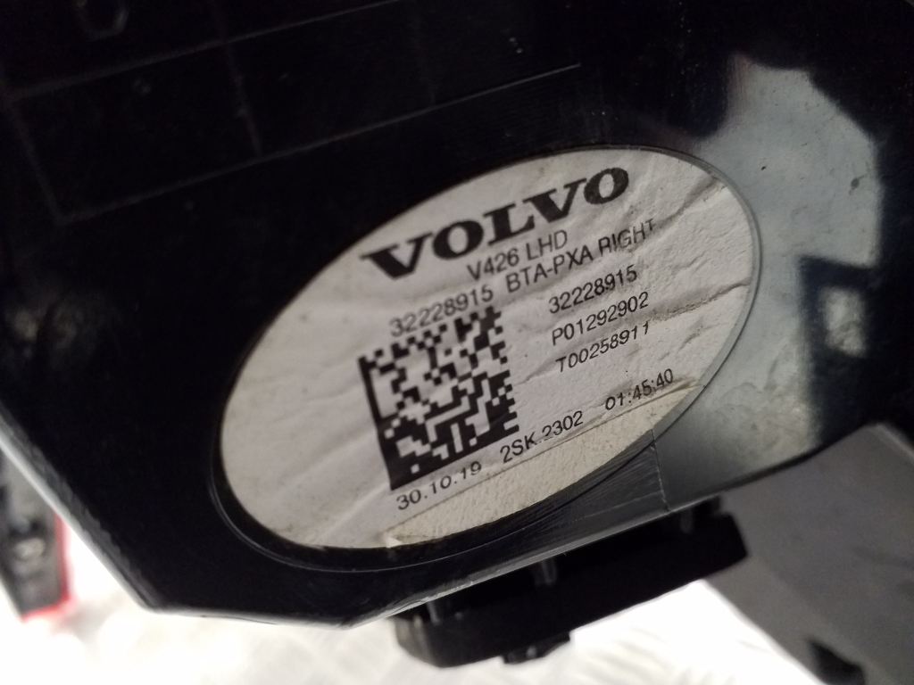 VOLVO XC60 2 generation (2017-2024) Rear Right Taillight Lamp 32228915 25027906