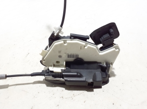 Skoda Octavia III (2013–2019) Rear side door lock 5E0839015A - 3