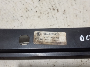 Skoda Octavia III (2013–2019) Aizmugurējo durvju logu pacēlājs 5E0839462 - 2