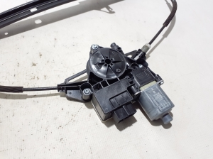 Skoda Octavia III (2013–2019) Aizmugurējo durvju logu pacēlājs 5E0839462 - 3