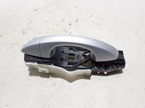 Skoda Octavia III (2013–2019) Rear side door exterior handle and its parts - 3