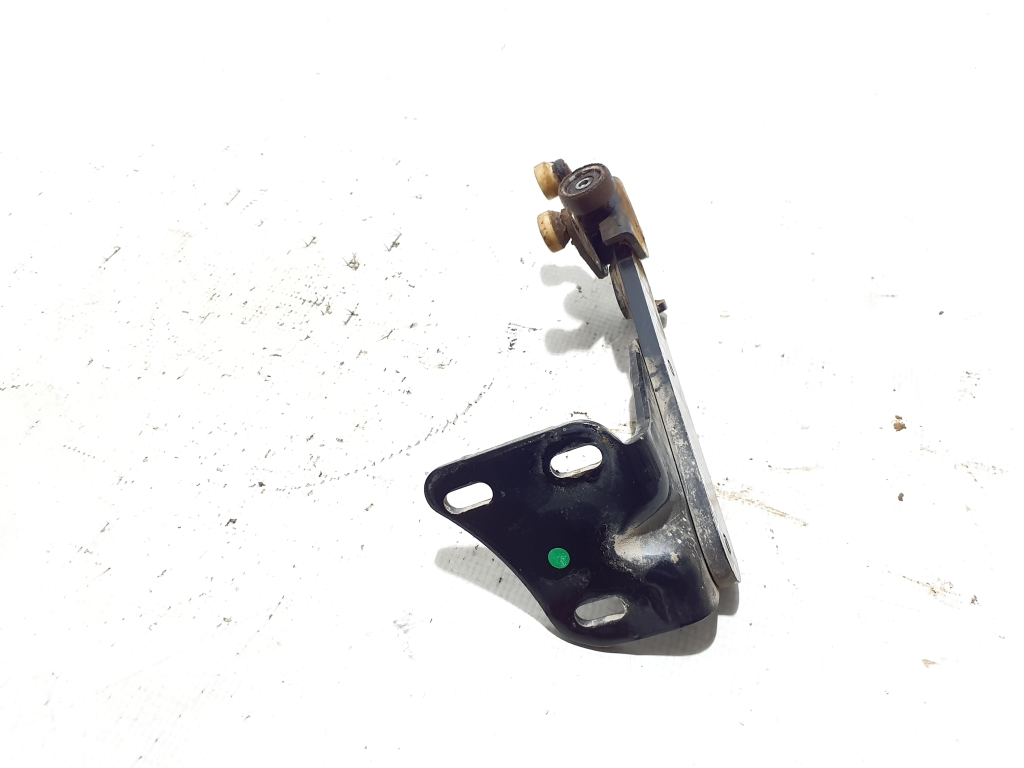 VOLKSWAGEN Caddy 3 generation (2004-2015)  Sliding door lower bracket 2K0843398A 23885004