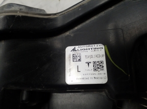 Tesla Model 3 3 (2016–2024) Front-Nebelscheinwerfer 107739500D - 6