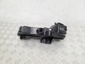 Tesla Model 3 3 (2016–2024) Front-Nebelscheinwerfer 107739600C - 5