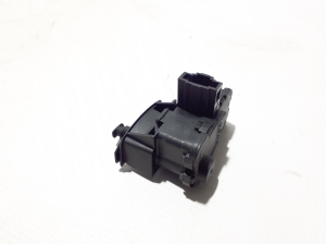 Skoda Octavia III (2013–2019) Kütuse täiteava korgi lukustus 7P0810773D - 2