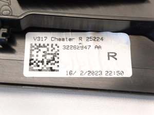 VOLVO C 40 I (2022–2026) Peegli kolmnurkne ilupaneel 32262947 - 3