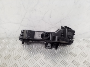 Tesla Model 3 3 (2016–2024) Front-Nebelscheinwerfer 162479800A - 3