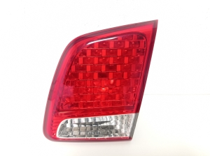   Tail light on trunk lid  - 924062P02 