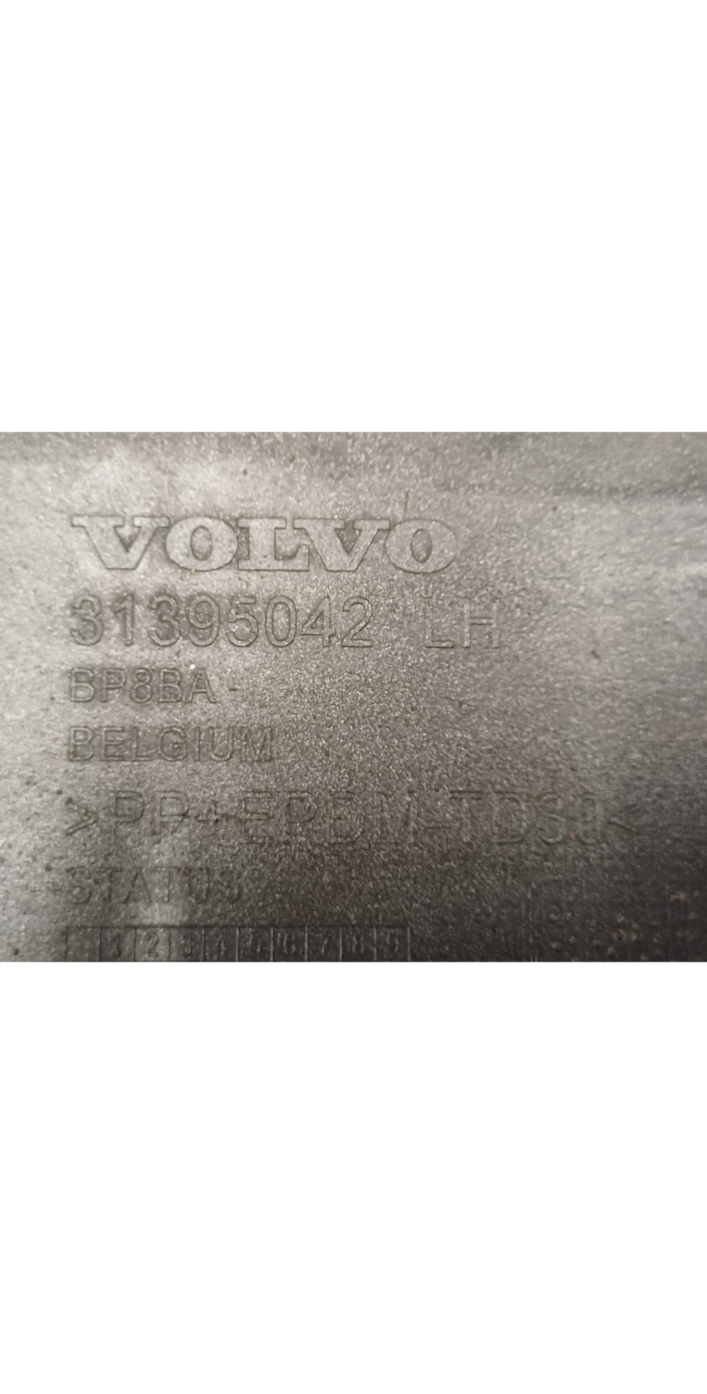 VOLVO V40 2 generation (2012-2020) Kairys plastikinis slenkstis 31395042 24293040