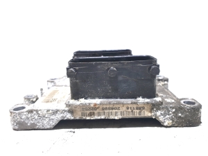 Opel Astra H (2004–2010) Engine control unit 1039S10560  0261208396  55558787 - 3