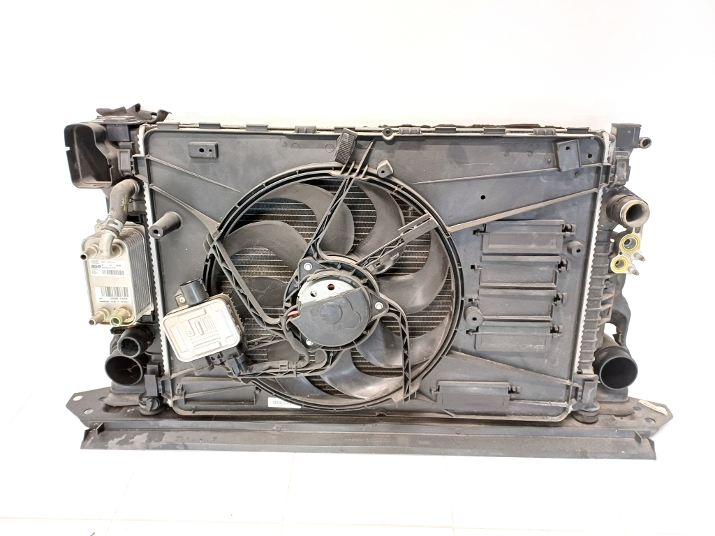 VOLVO V70 3 generation (2007-2020) Cooling Parts 24292357