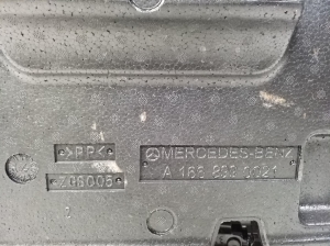  Key case in the trunk and its details 