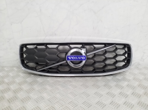  Front grille 