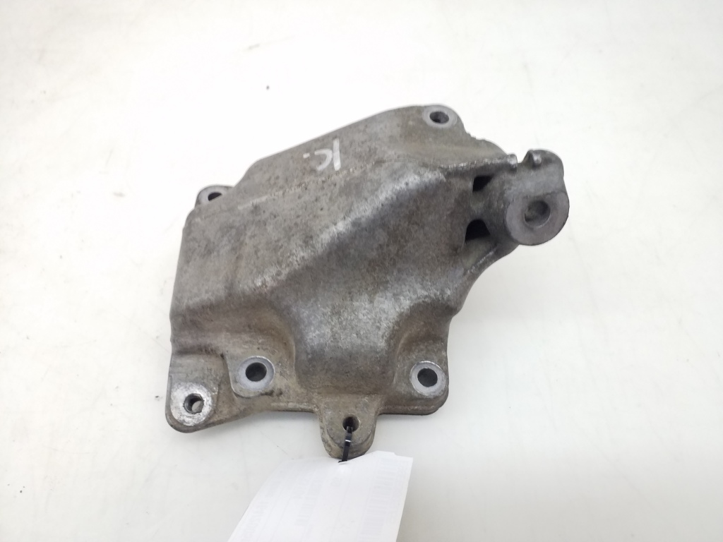 Used Mercedes Benz ML-Class Engine holder A2722233104