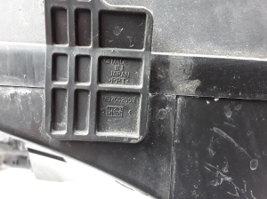 Subaru Forester SH (2007–2013) Sicherungskastengehäuse unter der Motorhaube MB700200B - 3