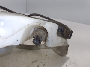 VOLVO C30 (2006–2013) Front washer fluid reservoir 31253148 - 4