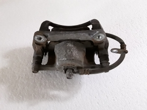  Front brake caliper 