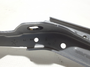  Engine cover hinge 