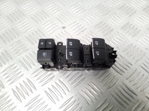 TOYOTA CHR (2016–2026) Front door glass switch 84040F4020 - 4