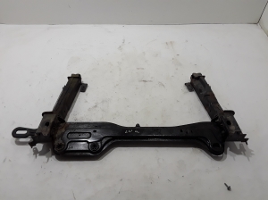   Radiator bracket  - 625303449R 