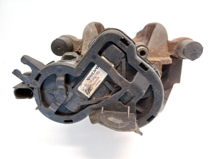  Rear brake caliper 