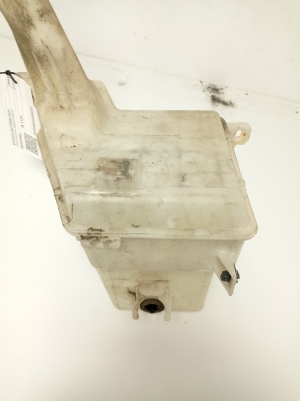 Kia Sorento (2009–2014) Front washer fluid reservoir 986102P000 - 3