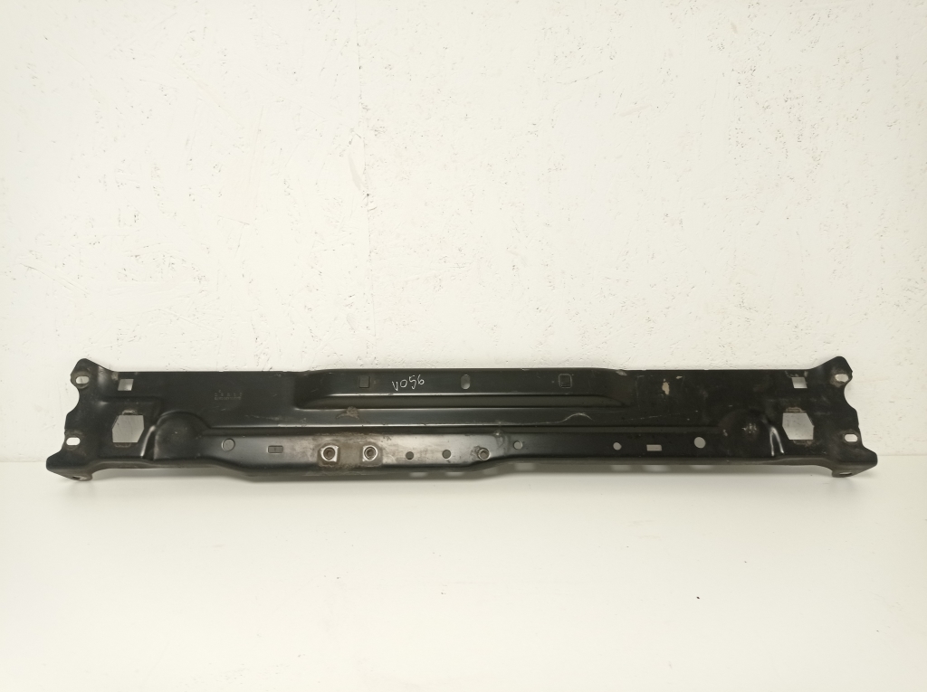 MERCEDES-BENZ C-Class W204/S204/C204 (2004-2015) The central part of the TV A2046200272 25045067