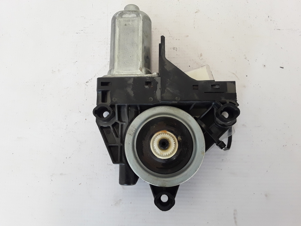 VOLVO XC60 1 generation (2008-2017) Front Left Door Window Regulator Motor 31253061 21080409