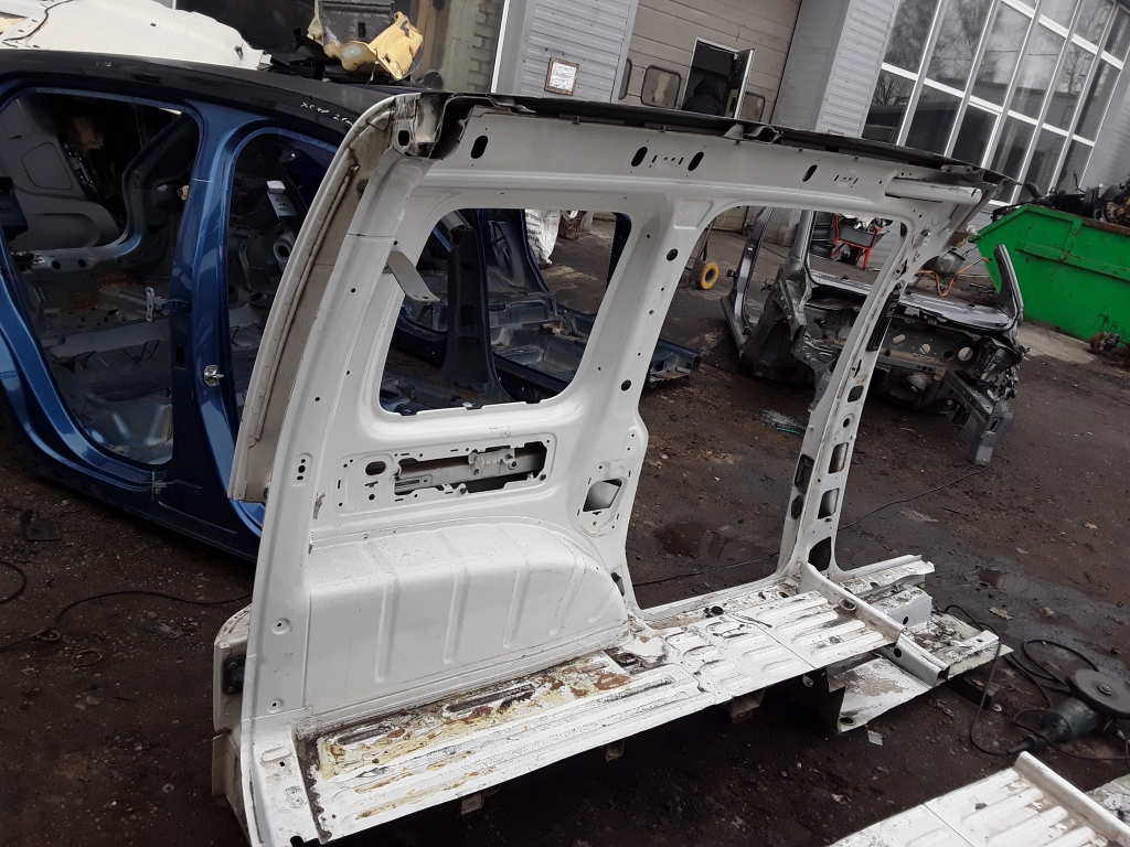 VOLKSWAGEN Caddy 3 generation (2004-2015) Oikea takalokasuoja 2K0809843R 23987397