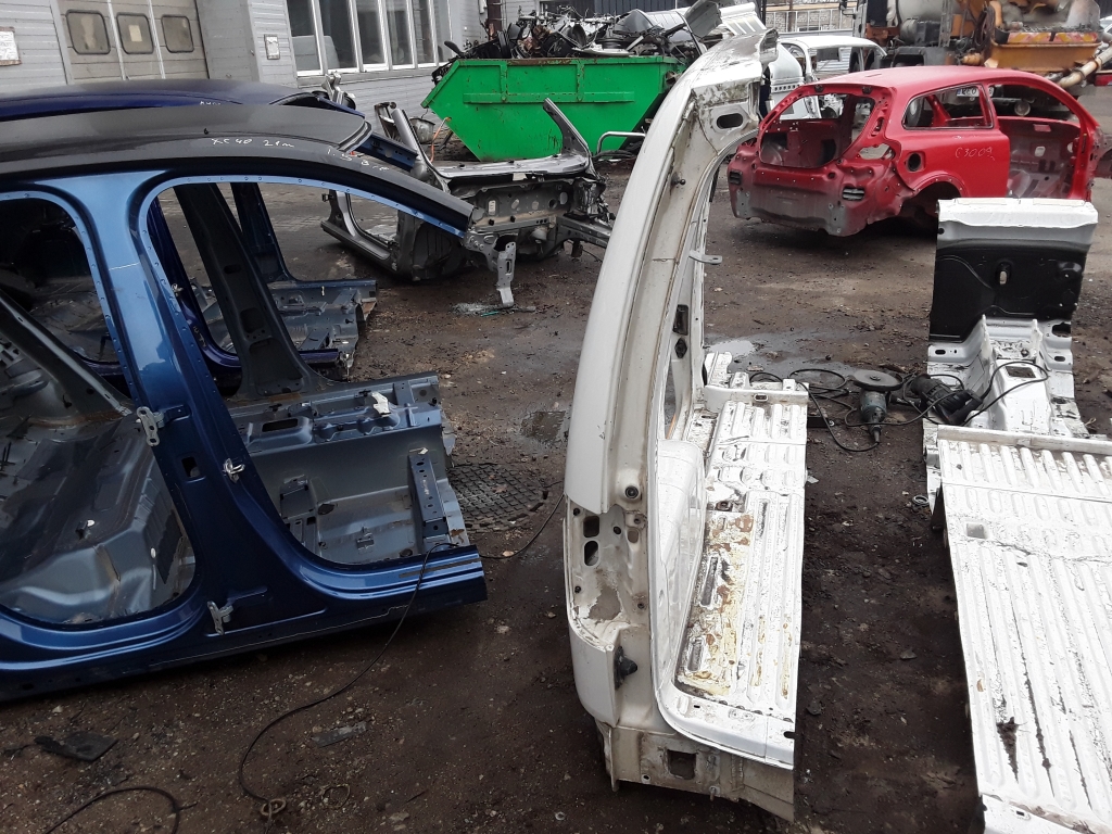 VOLKSWAGEN Caddy 3 generation (2004-2015) Oikea takalokasuoja 2K0809843R 23987397