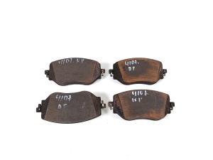   Front brake pads  - 410608885R 