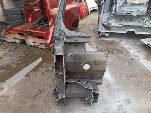 Land Rover Range Rover IV (2012–2026) Eesmine tugijalg LR036415 - 2